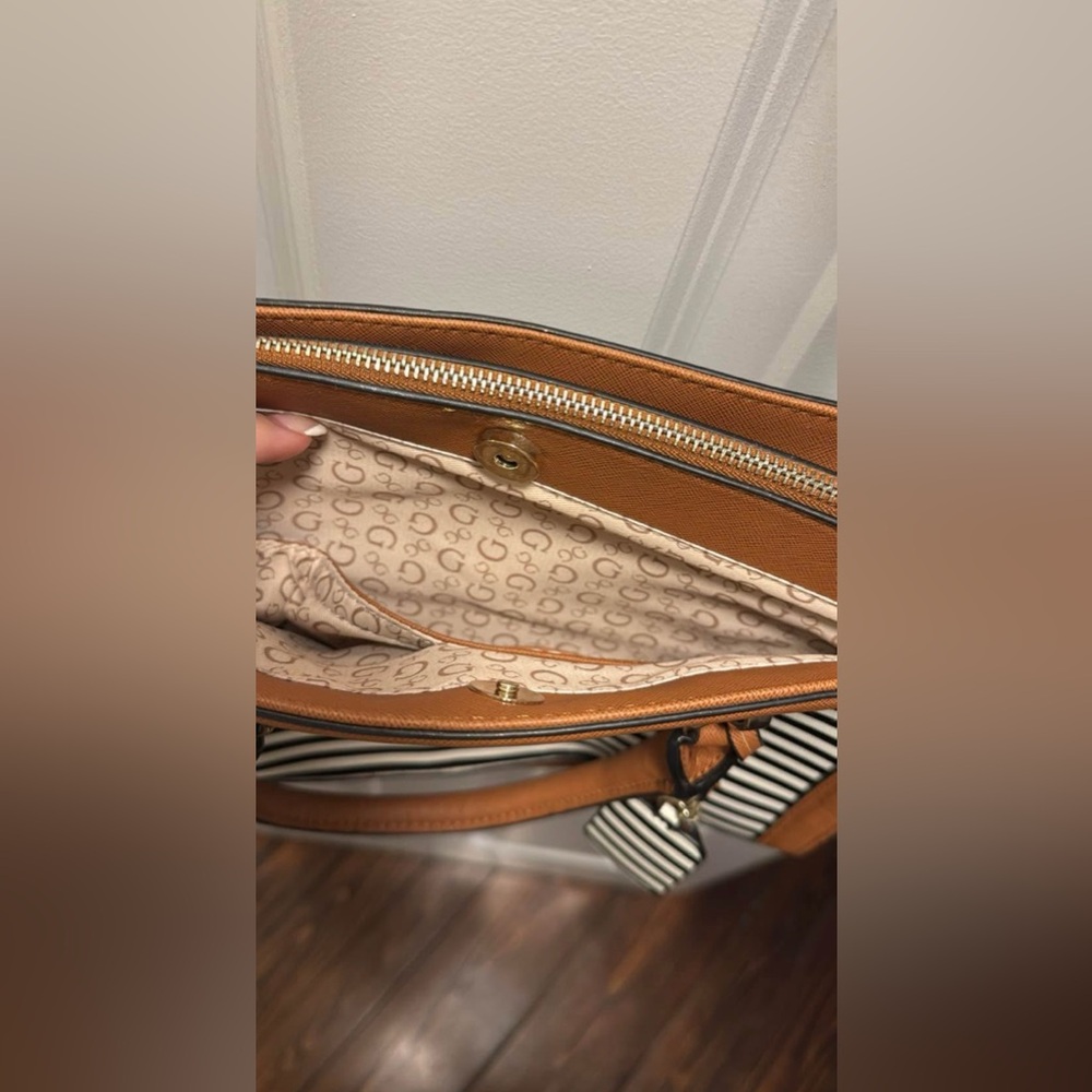 GUESS Striped Purse - Picture 3 of 9